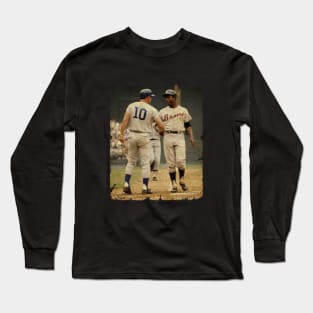 Ron Santo Greets Hank Aaron at Long Sleeve T-Shirt